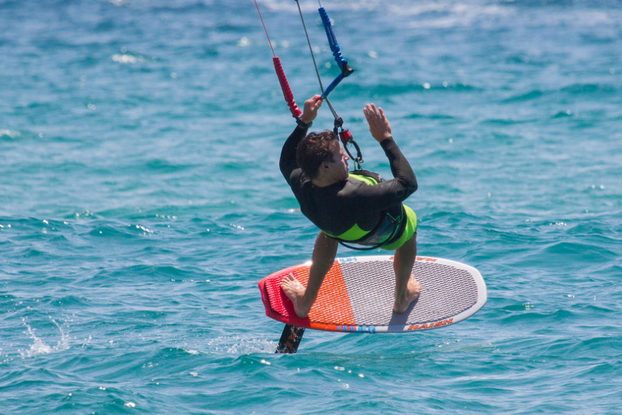 Kevin Langeree Kitefoil Halse in Tarifa